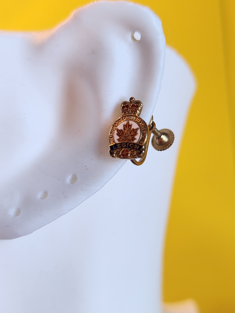 Vintage (1930's) Gold-Tone Maple Leaf Legion Screwback Earrings - Gold-tone